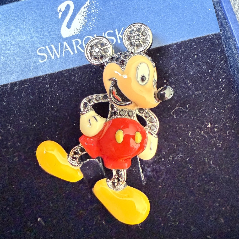 SWAROVSKI Disney Mickey Mouse Brooch – Item 1514982 EUC Rare Collector’s Piece